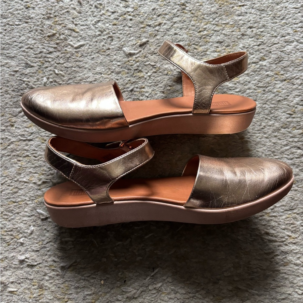 Fitflop Rose Gold Close-Toed Sandals - Picture 5 of 5